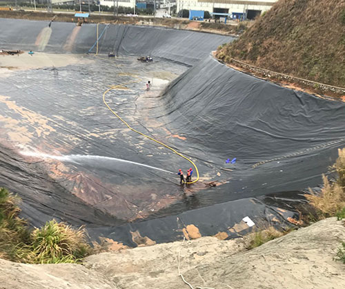 汤旺河废水池清理